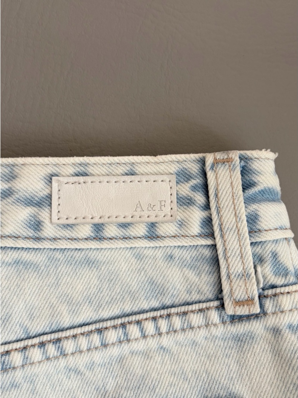 Abercrombie & Fitch Denim Shorts Women’s Annie High Rise Cutoff Distressed 27 - Picture 4 of 11